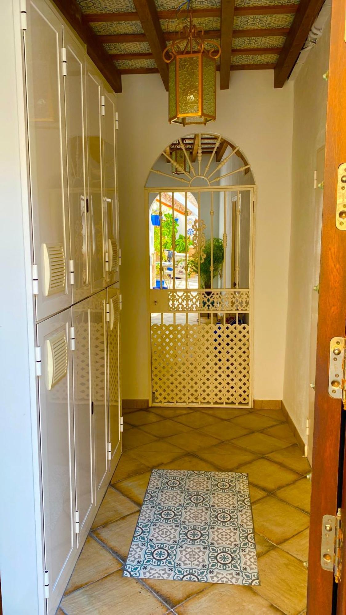 Apartamento Con Terraza,A 100M Playa Costilla Y Frente Al Castillo Rota Bagian luar foto