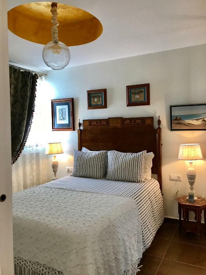 Apartamento Con Terraza,A 100M Playa Costilla Y Frente Al Castillo Rota Bagian luar foto